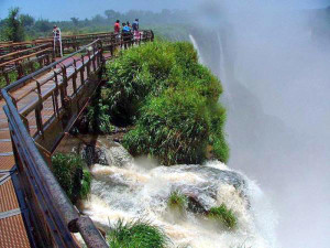 vazhachal falls thrissur