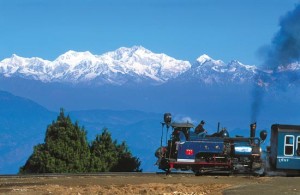 TOY TRAIN - darjeeling