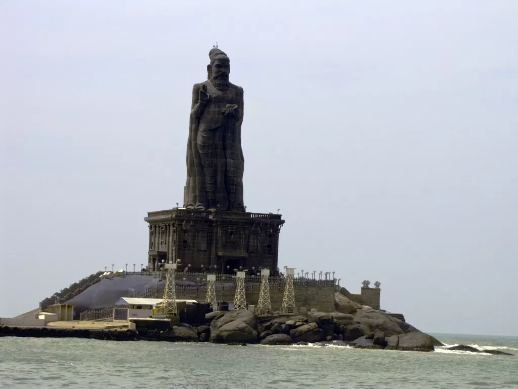TamilNadu travel guide Beaches in TamilNadu saint thiruvalluvar statue kanyakumari