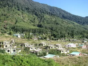 Yuksom travel guide Accommodation in Yuksom< Yuksom Sikkim Accommodation in Yuksom<