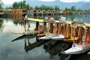 Places to visit in Kashmir Amarnath Yatra dal lake srinagar Amarnath Yatra