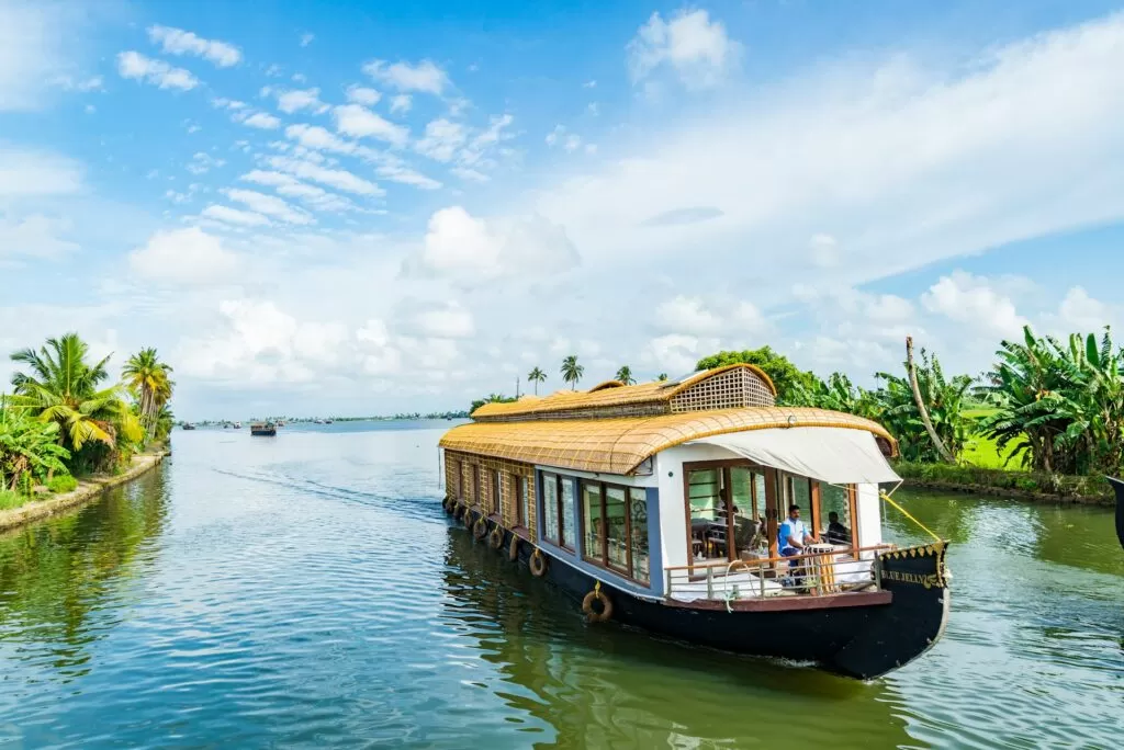 15 Top Places to Visit in India by Foreign Tourists Foreign Tourists Alleppey backwater Foreign Tourists