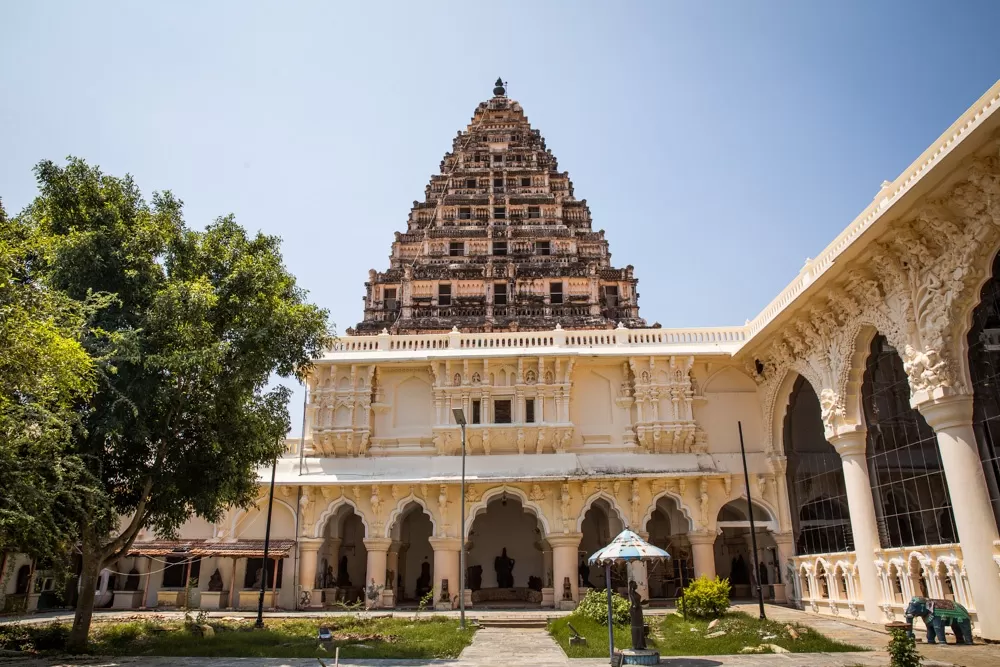 Top 20 Places to Visit in South India: A Comprehensive Guide South India Thanjavur Maratha Palace South India